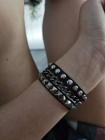2pcs Punk Cuff Bracelet Retro Rock Wristband