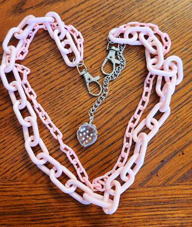 Strawberry Pink Pants Chain