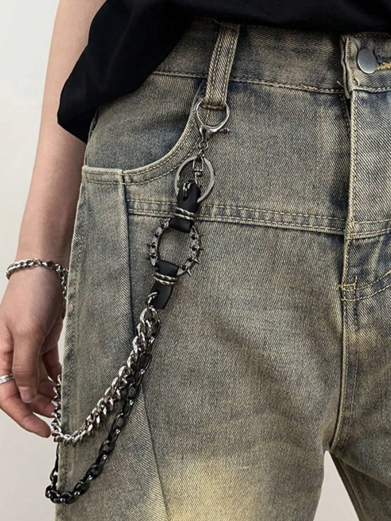 Spiked O Ring Pants Chain