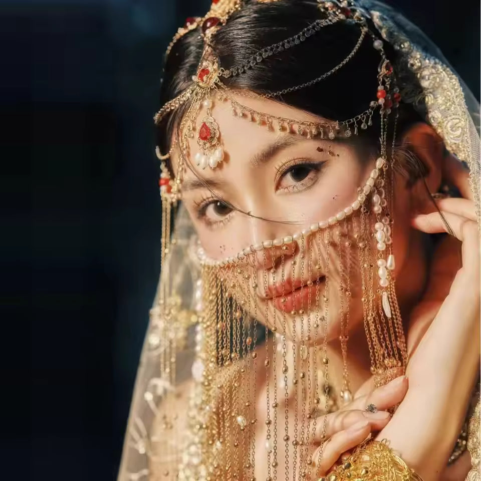 Chain Gold Mask