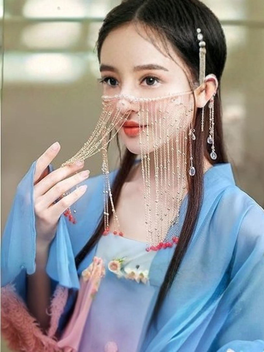 Chain Gold Mask