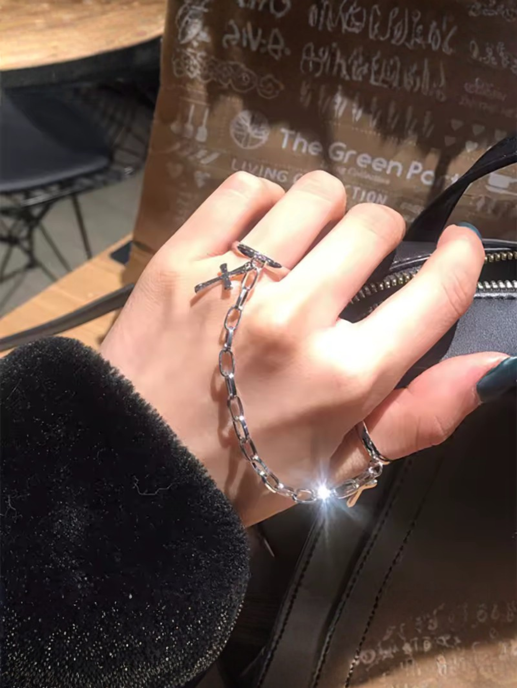 Cross Chain Ring