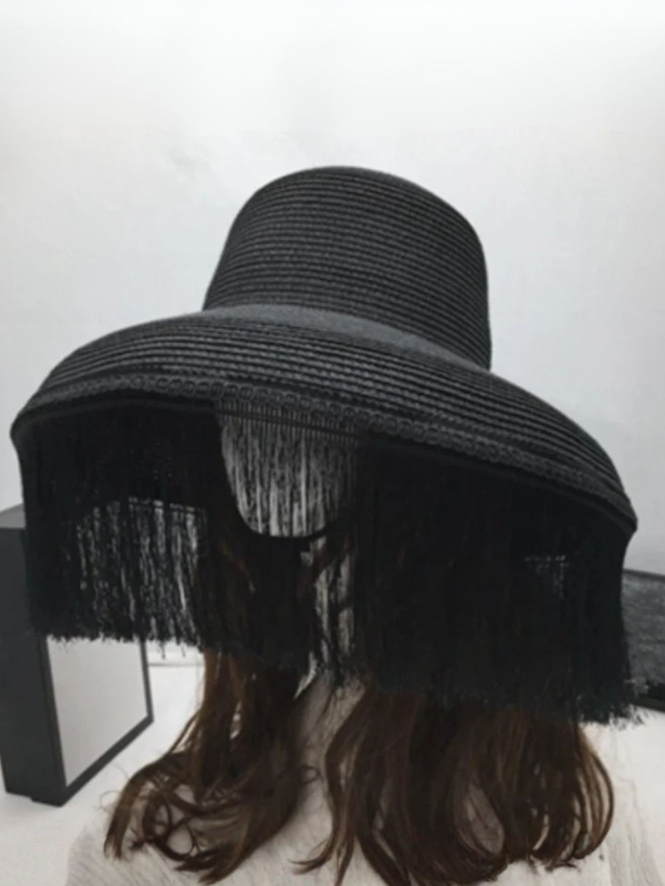 Large Brim Fringe Black Hat